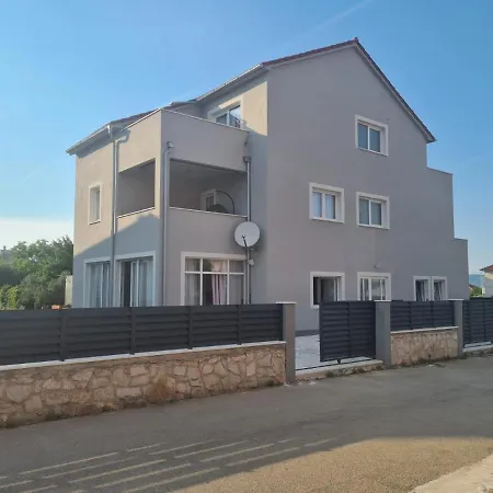 Apartament Q *